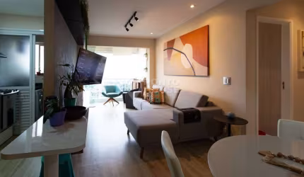 Apartamento à venda com 2 dormitórios, 2 banheiros, sacada, 2 vagas -Saúde