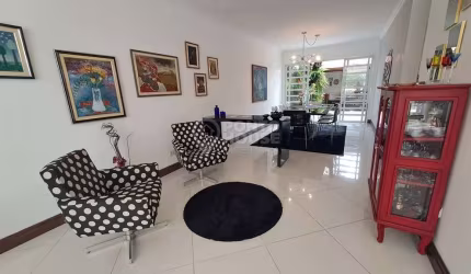 Casa à Venda no bairro Planalto Paulista 3 Suítes, 4 Vagas, Mobiliada, 212 m²
