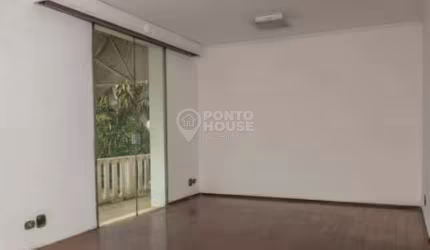 Sobrado à venda na Saúde com 219m², 3 quartos, 1 suíte e 6 vagas.