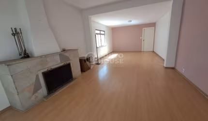Casa à Venda no bairro Planalto Paulista 3 Dormitórios, 3 Vagas, Vago, 175 m²