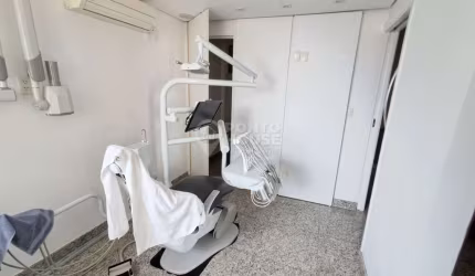 Sala comercial á venda no Paraiso Perto do Metro para Consultório Dentário 32m²