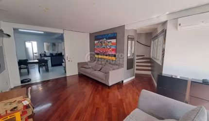 Casa à Venda na Aclimação, 3 Dormitórios, 2 Vagas, Moderna e Próxima Ao Parque