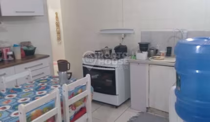 Sobrado à venda no Jardim Aeroporto de 272m² com 2 quartos.