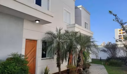 Casa em condomínio à venda,  Saúde, 94m²,  2 dorms,  2 vagas, ar condicionado.