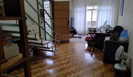 Sobrado à venda no bairro Cidade Vargas de 3 dormitórios, suite e 2 vagas