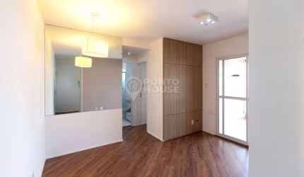 Apartamento à venda no bairro Saúde 2 dormitórios, varanda, 2 banheiros e 1 vaga