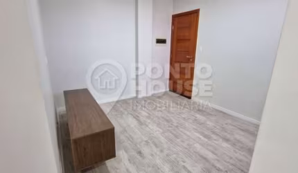 Apartamento à venda no bairro Saúde de 1 dormitório, 1 banheiro e 1 sala