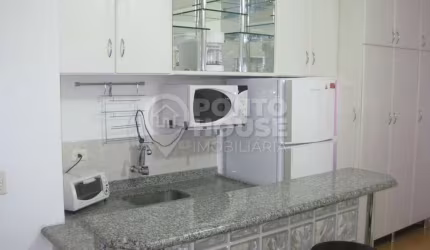 Apartamento à venda e locação no bairro Saúde semi-mobiliado próximo ao metrô