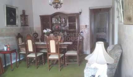 Sobrado à venda no bairro Ipiranga 3 dormitórios, 1 suite e 3 vagas de garagem