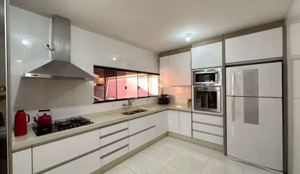 Casa com 3 quartos à venda na Rua Riachuelo, 2881, Country, Cascavel por R$ 2.100.000