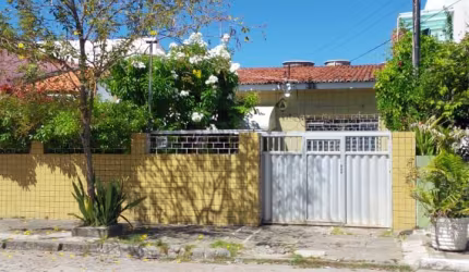 CASA EXCELENTE COM DUAS SALAS MAIS ESCRITÓRIO EXTERNO