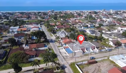 Casa com 3 quartos próxima do mar