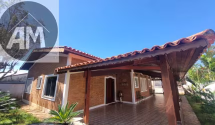 Casa Mobiliada para Locação em Atibaia com 03 Suítes  - Loteamento Morumbi