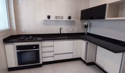 Apto à venda, 2 dormitórios, sendo 1 suíte, 2 vagas de garagem, bairro Campolim.