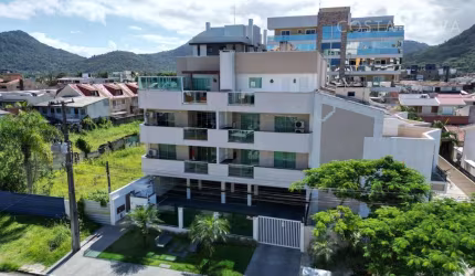 Excelente investimento à poucas quadras do mar!