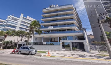 Apto de alto padrão, localizado de frente para o mar!