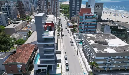 Apto de quinto andar, com linda vista para o mar!