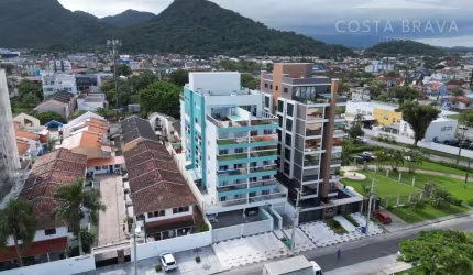Apartamento em andar face leste/sul com vista para o mar!