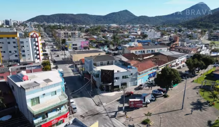 Amplo ponto comercial em localização estratégica!