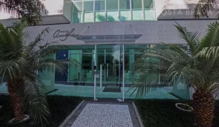 Apartamento luxuoso à beira-mar em Caiobá!