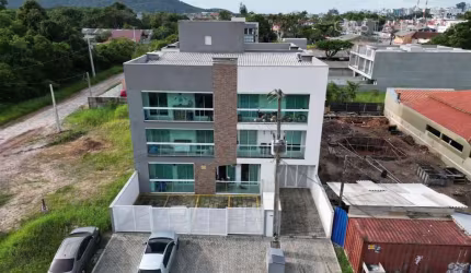 Apartamento em Caiobá à poucas quadras do mar!