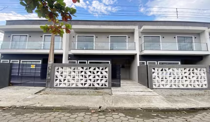 Sobrado em Praia Grande  -  Matinhos