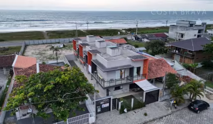 Sobrado com EXCELENTE PADRÃO construtivo!