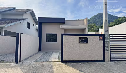 Casa em Tabuleiro  -  Matinhos
