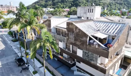 Cobertura Duplex a Poucos Metros da Praia em Caiobá