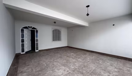 Casa para Venda em Uberlândia, Fundinho, 4 dormitórios, 1 suíte, 4 banheiros, 4 vagas