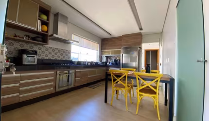 Casa para Venda em Uberlândia, Nova Uberlândia, 3 dormitórios, 1 suíte, 3 banheiros, 2 vagas