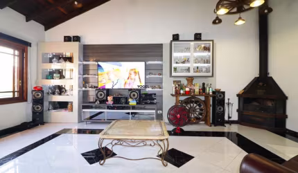 Casa térrea de 2 dormitórios, sendo 1 suíte