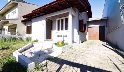 Casa Térrea - 118m² com 2 dormitórios - MontSerrat