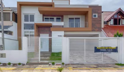 Sobrado com 03 suítes | 230m² | Moinhos de Vento - Canoas.