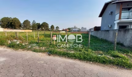Este lote com uma área de 409,60m²