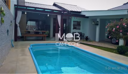 Casa à Venda na Armação - Florianópolis SC