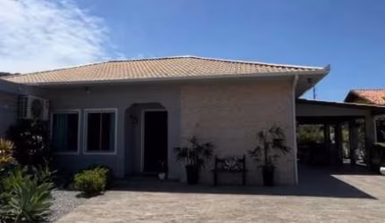 Casa para Locação em Florianópolis, Ingleses do Rio Vermelho, 2 dormitórios, 2 suítes, 3 banheiros, 2 vagas