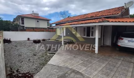 Casa para Venda em Florianópolis, São João do Rio Vermelho, 3 dormitórios, 1 suíte, 2 banheiros, 2 vagas