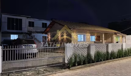 Casa para Venda em Florianópolis, Ingleses do Rio Vermelho, 8 dormitórios, 8 banheiros, 4 vagas