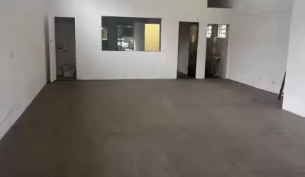 Ponto Comercial e 3 banheiros para Alugar, 130 m² por R$ 3.300/Mês
