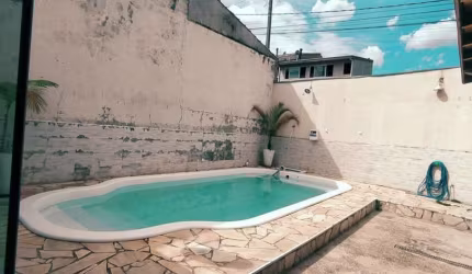 Alugo casa no Vila das Flores