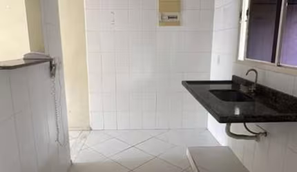 Vendo Casa 02 quartos em Condomínio na Zona Sul (Quinta dos Ipês)