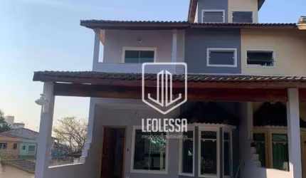 Casa a Venda em Condomínio Fechado em jacarei
