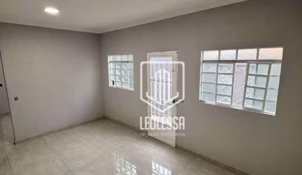 Casa com 2 dormitórios à venda, 70 m² por R$ 355.000 - Parque Novo Horizonte - São José dos Campos/SP