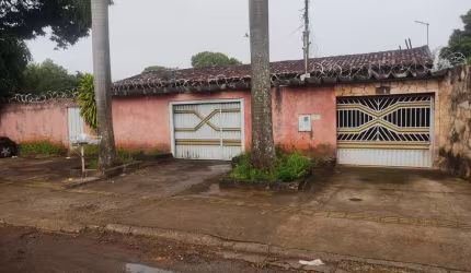 Casa no setor Setor Sudoeste Casa de Rua com 4 Quarto(s) e 3 banheiro(s) à Venda, 238 por R$ 650.000 no setor Setor Sudoeste ST9450