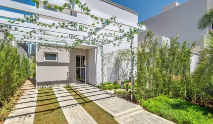 Ágio Casa Jardins Berlim Casa em Condomínio com 4 Quarto(s) e 4 banheiro(s) à Venda, 150 por R$ 1.100.000 no setor Jardins Berlim AD12618