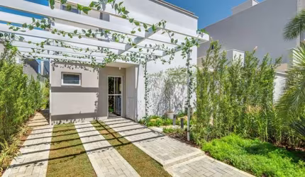 Ágio Jardins Berlim Casa em Condomínio com 3 Quarto(s) e 3 banheiro(s) à Venda, 121 por R$ 840.000 no setor Jardins Berlim AD13626
