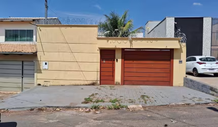 SOBRADO LICARDINO NEY Sobrado com 3 Quarto(s) e 2 banheiro(s) à Venda, 320 por R$ 800.000 no setor Residencial Licardino Ney AD14982