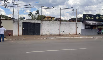 Área Crimeia Oeste ( frente praça ) Área / Terreno à Venda, 400 por R$ 500.000 no setor Setor Criméia Oeste TA15191