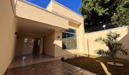 Casa em Senador Canedo Casa de Rua com 3 Quarto(s) e 2 banheiro(s) à Venda, 94 por R$ 380.000 no setor Setor das Industrias VN17620